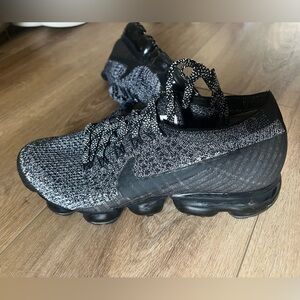 Nike Vapormax Flyknit Oreo Women’s size 8 Shoes